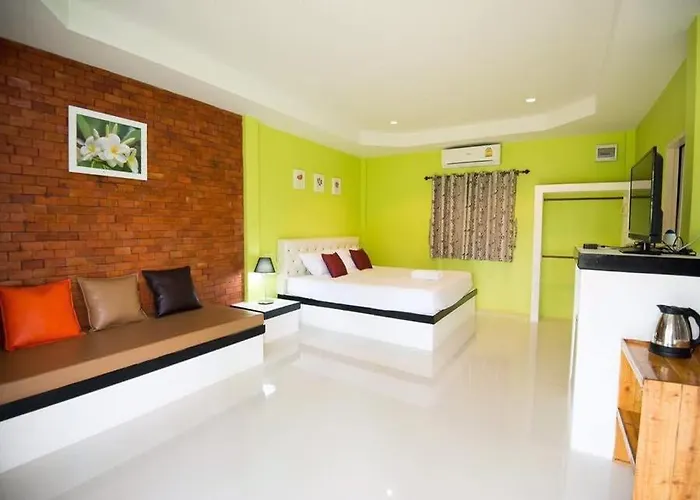 รีสอร์ท บ้านไร่แสงเดือน บ้านคา