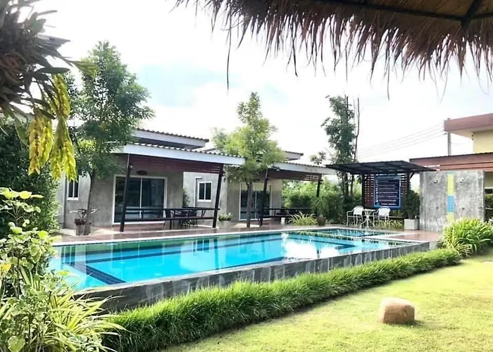 บ้านไร่แสงเดือน บ้านคา