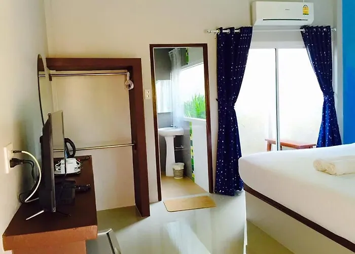 รีสอร์ท บ้านไร่แสงเดือน