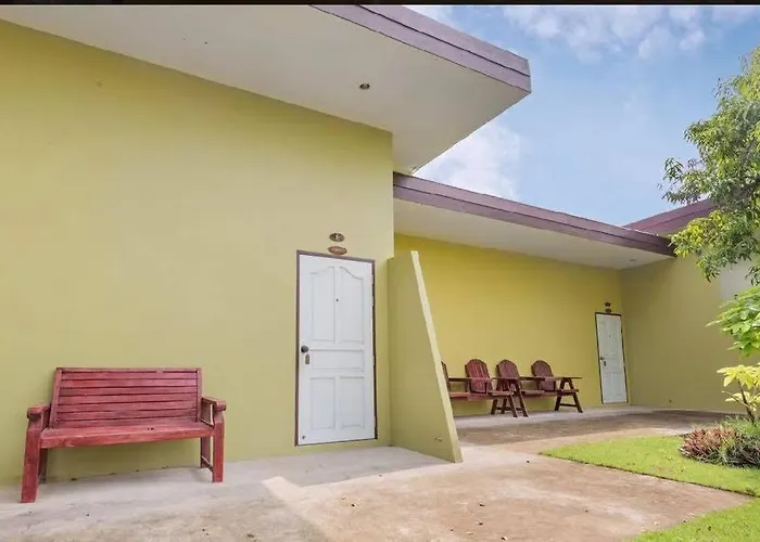 บ้านไร่แสงเดือน * บ้านคา
