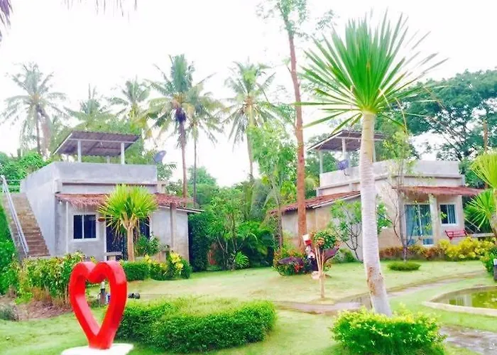 บ้านไร่แสงเดือน บ้านคา