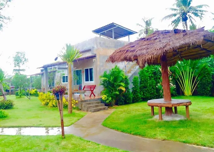 รีสอร์ท บ้านไร่แสงเดือน บ้านคา