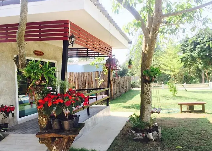 รีสอร์ท บ้านไร่แสงเดือน