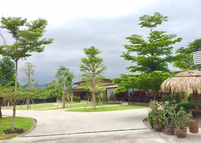 บ้านไร่แสงเดือน * บ้านคา