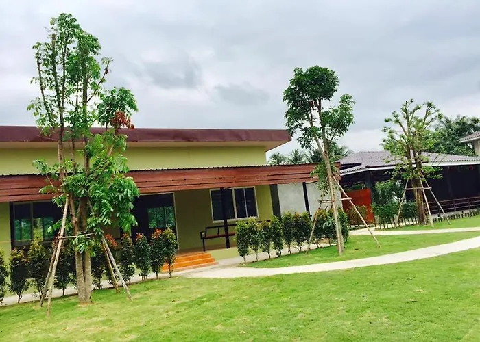 บ้านไร่แสงเดือน รีสอร์ท บ้านคา
